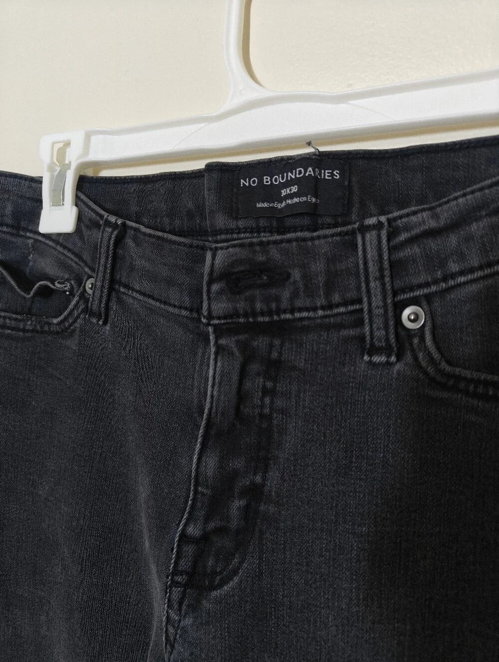 No Boundaries Black Slim Straight Distressed Jeans size 30 x 30 - Picture 2 of 2